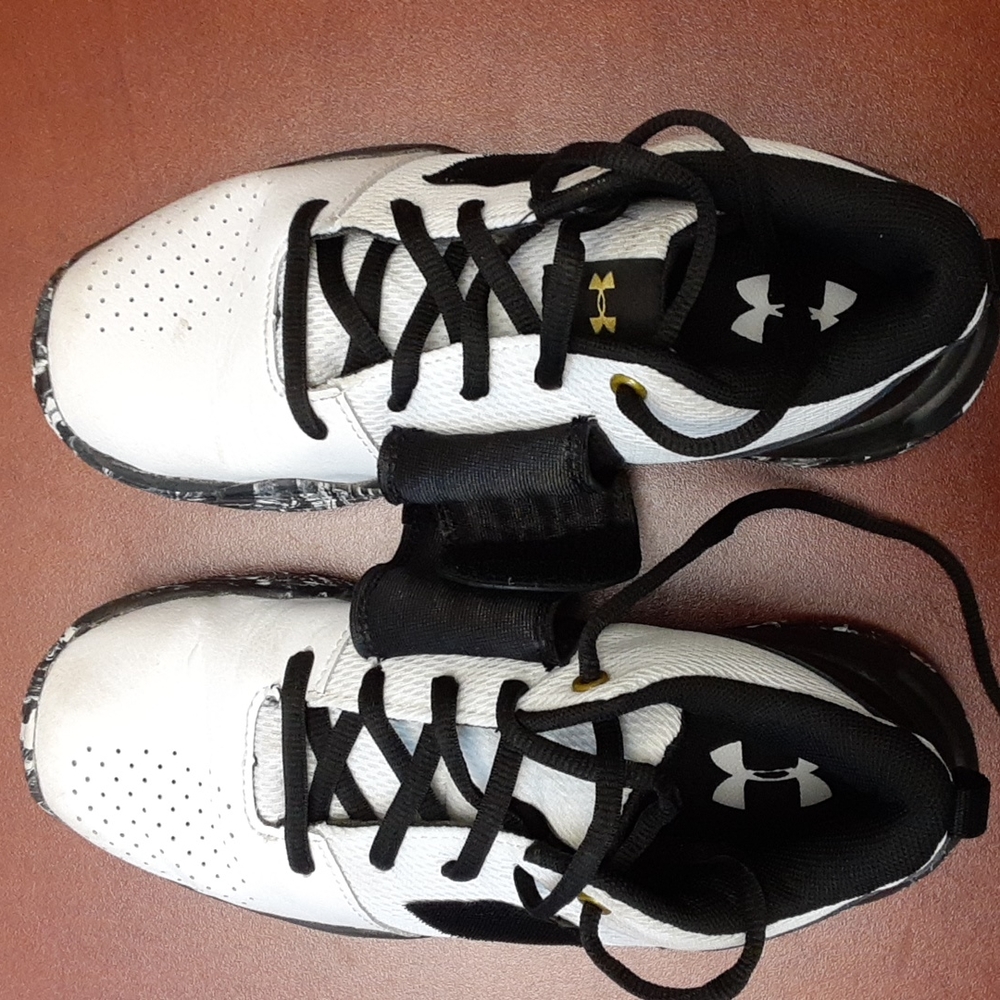 π 2/$30 π Under Armour Zone BB Youth Basketball Shoes Sz 3Y - Picture 9 of 11
